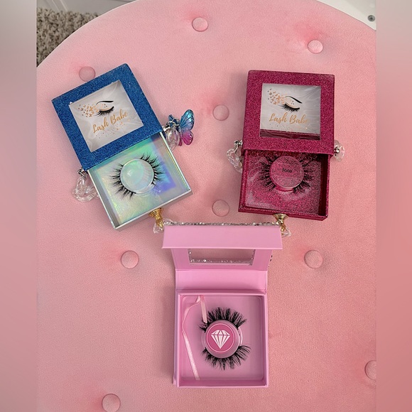 Wispy Eyelashes bundle - Picture 3 of 3